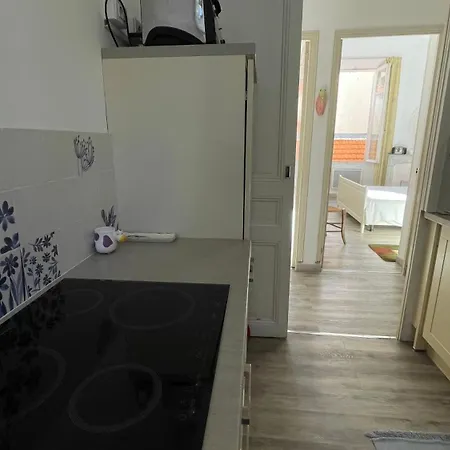 Rue Meynadier, 2 Bedrooms, Close To Everything *
