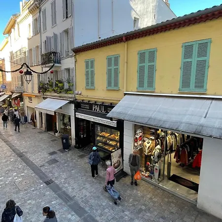 Rue Meynadier, 2 Bedrooms, Close To Everything Apartment